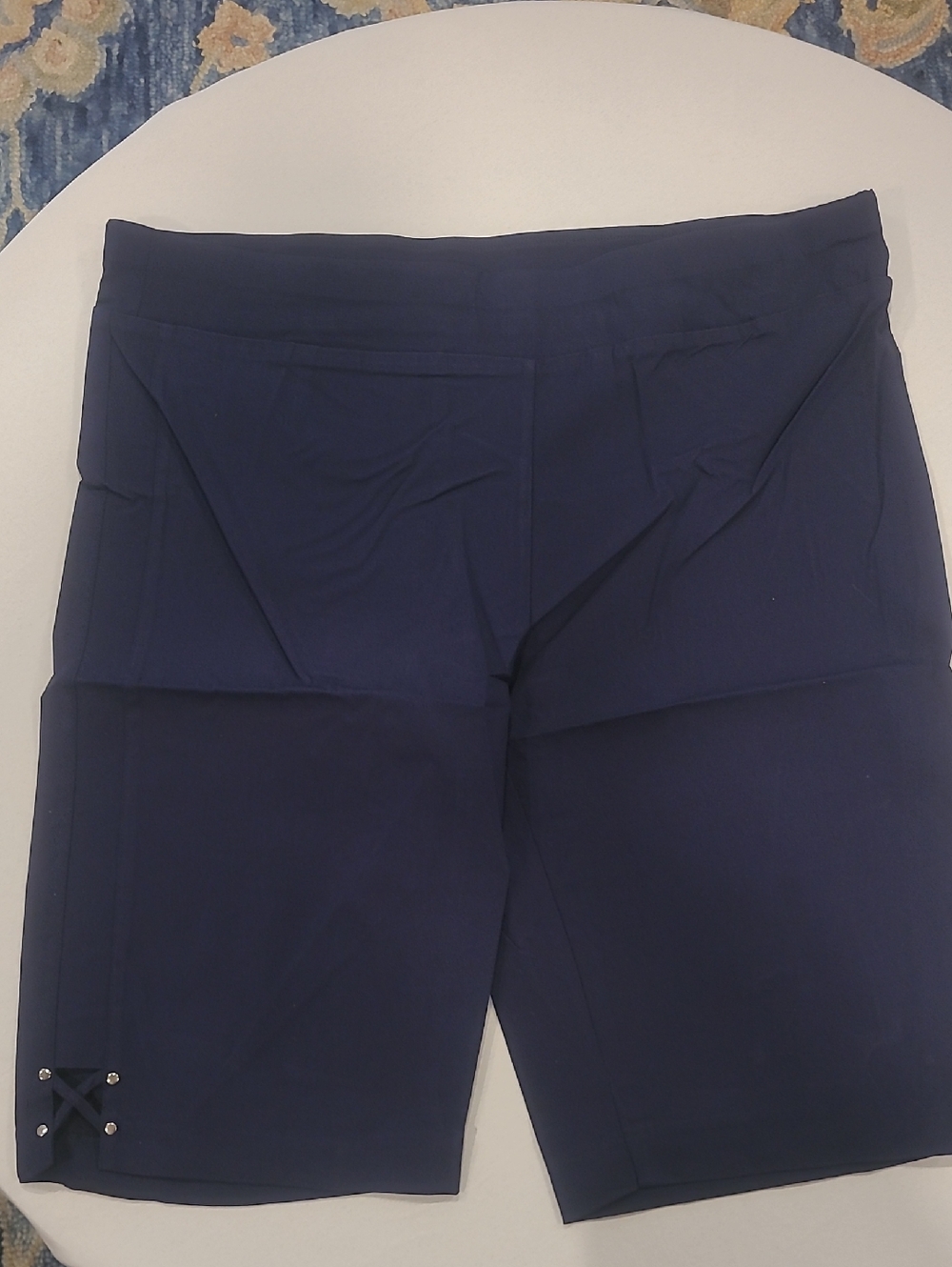 AVENUE Rivet Stretch Shorts  18/20. Navy